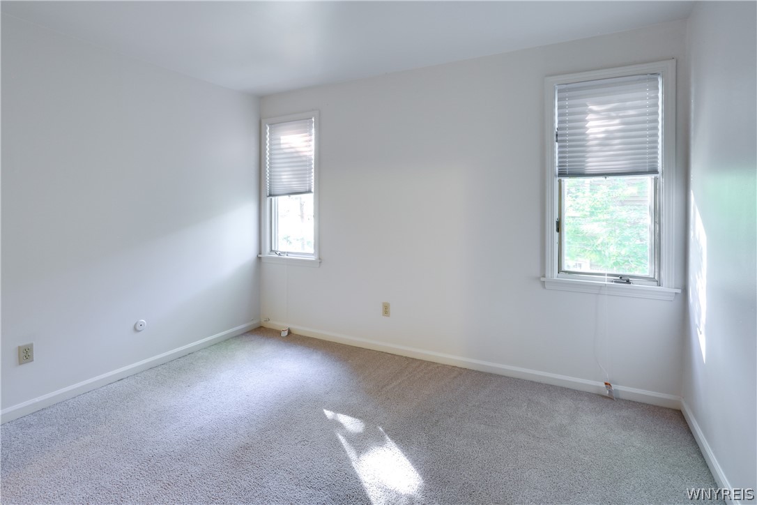 294 Little Robin Road Amherst, NY 14228 - Photo 6 of 15 Gallery Image 6
