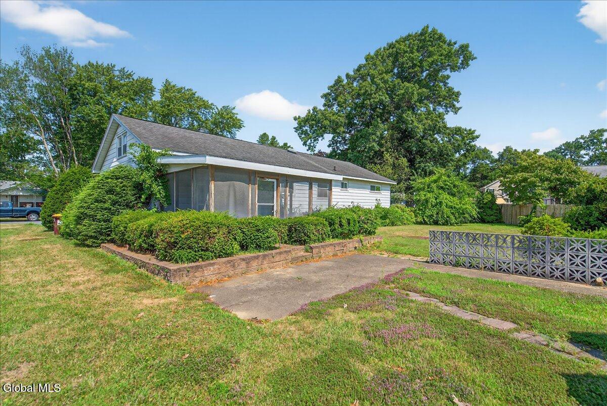 13 Bertone Drive Rotterdam, NY 12306 - Photo 27 of 35 05-13 BERTONE-32