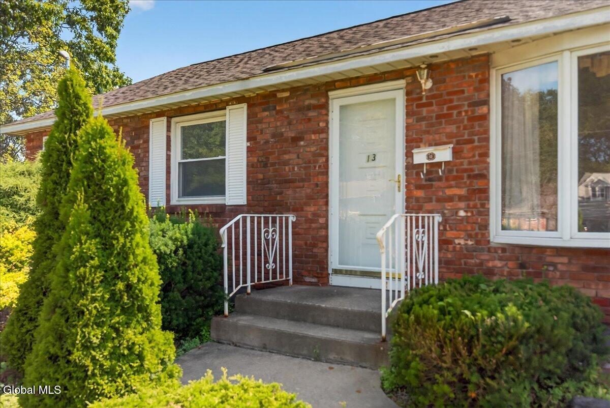 13 Bertone Drive Rotterdam, NY 12306 - Photo 34 of 35 01-13 BERTONE-36