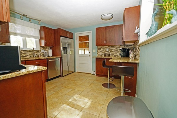 25 Pleasant Garden Road Canton, MA 02021 - Photo 5 of 21 Gallery Image 5