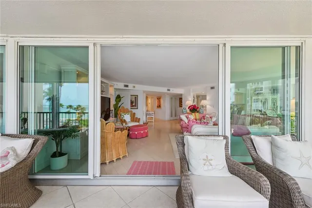 $2,900,000 | 4651 Gulf Shore Boulevard North, Unit 101, Naples, FL 34103