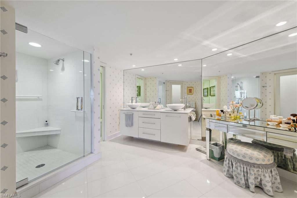 4651 Gulf Shore Boulevard North, Unit 101 Naples, FL 34103 - Photo 20 of 37