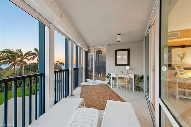 $2,900,000 | 4651 Gulf Shore Boulevard North, Unit 101, Naples, FL 34103