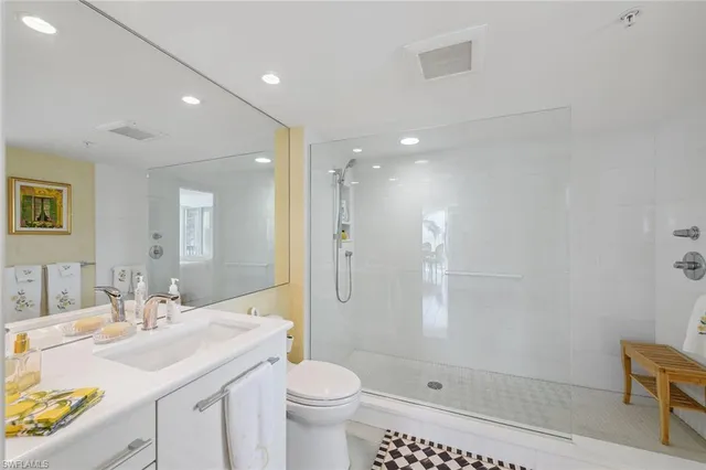 $2,900,000 | 4651 Gulf Shore Boulevard North, Unit 101, Naples, FL 34103