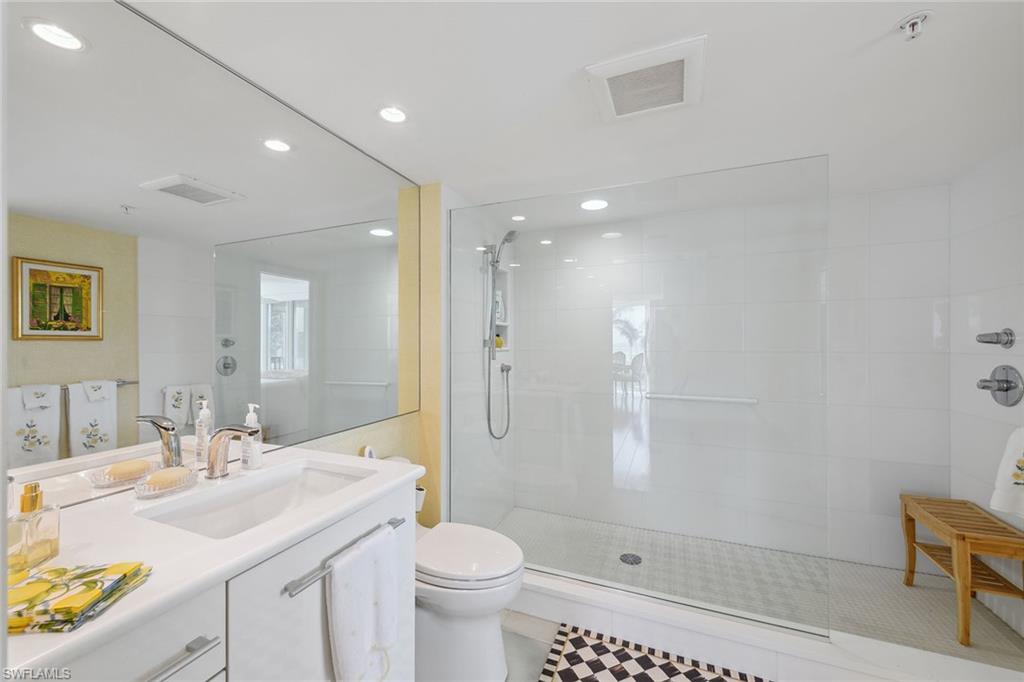 4651 Gulf Shore Boulevard North, Unit 101 Naples, FL 34103 - Photo 24 of 37