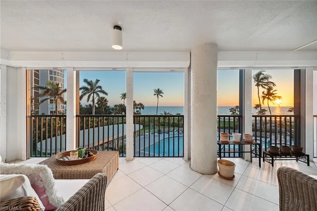 $2,900,000 | 4651 Gulf Shore Boulevard North, Unit 101, Naples, FL 34103