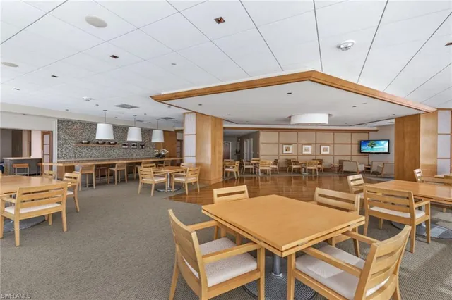 $2,900,000 | 4651 Gulf Shore Boulevard North, Unit 101, Naples, FL 34103