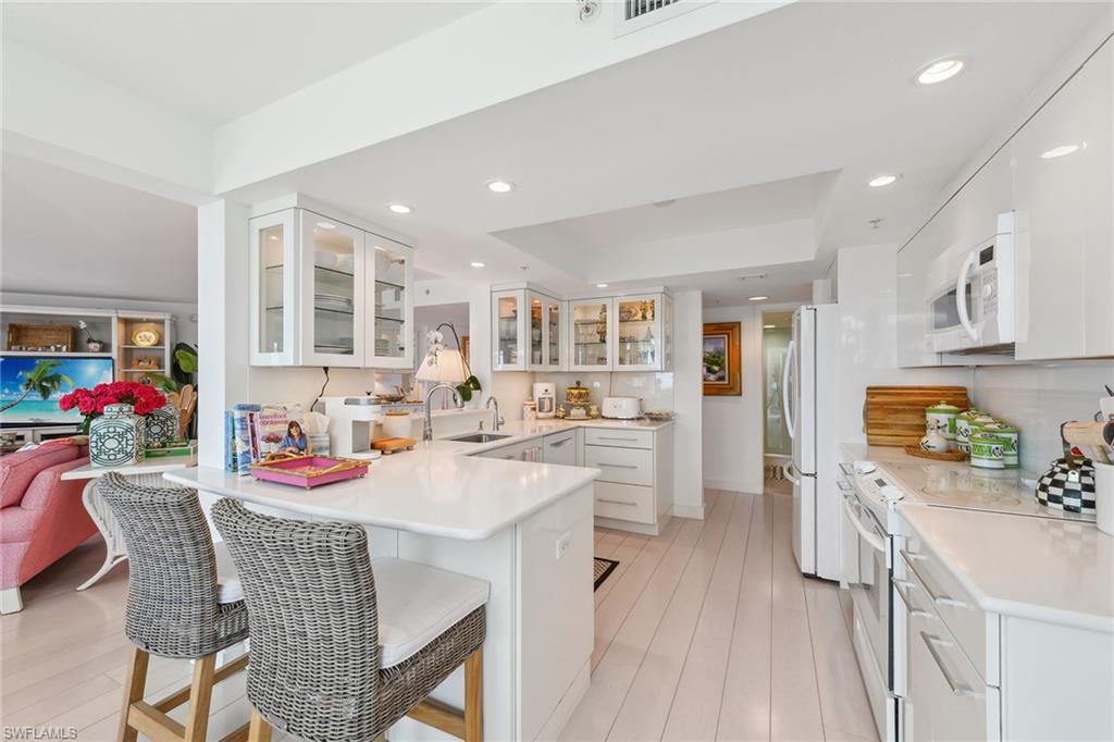 4651 Gulf Shore Boulevard North, Unit 101 Naples, FL 34103 - Photo 7 of 37