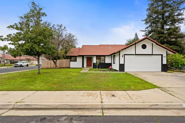 $439,999 | 2231 Escalon Avenue, Clovis, CA 93611