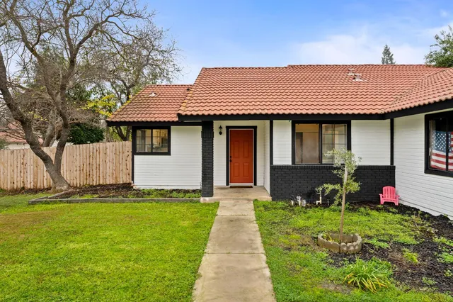 $439,999 | 2231 Escalon Avenue, Clovis, CA 93611