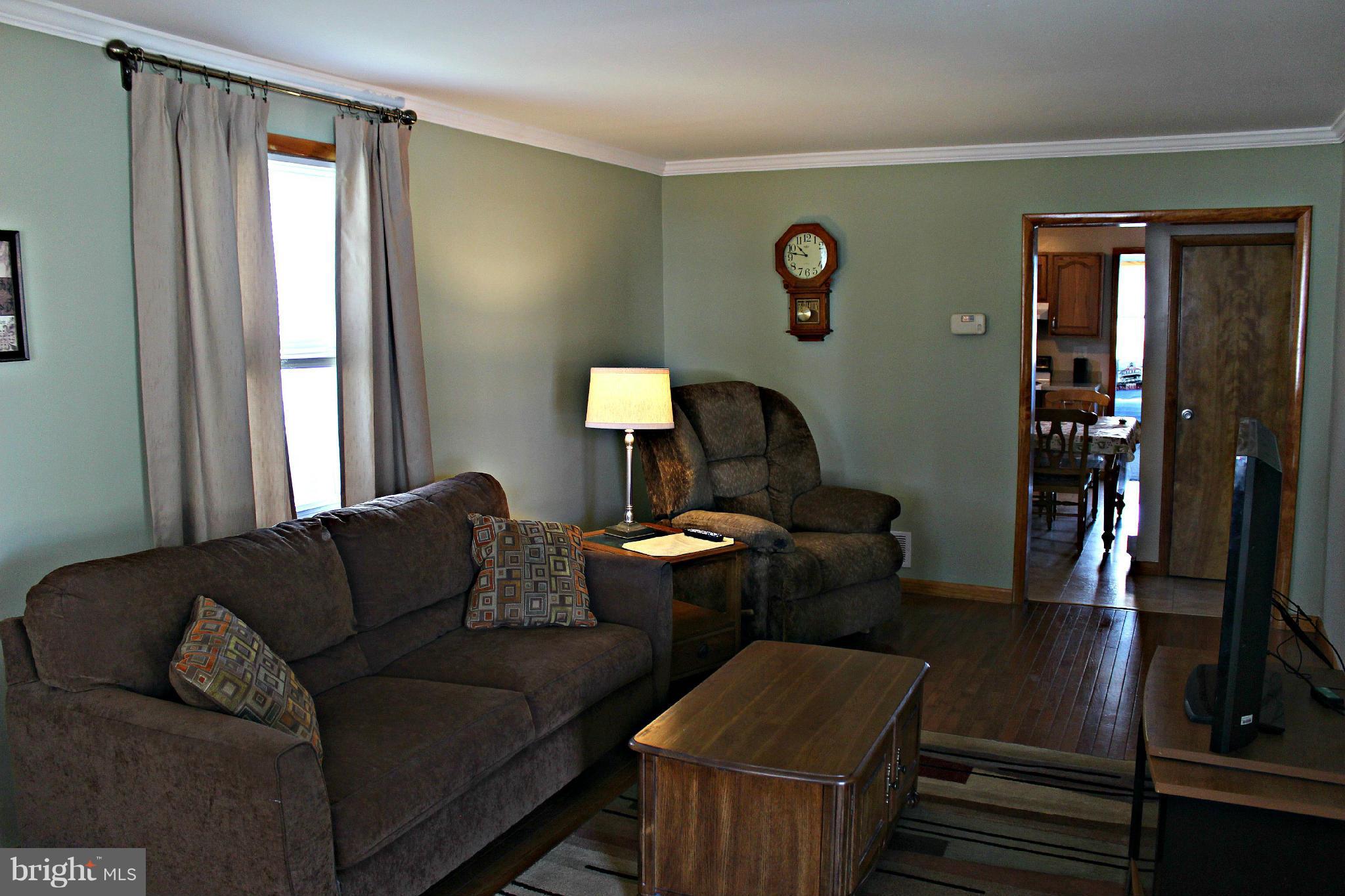 3117 Sparrows Point Road Baltimore, MD 21219 - Photo 3 of 24 Living Room
