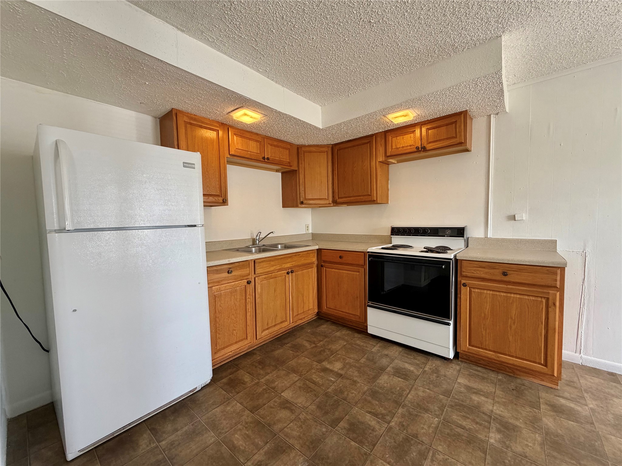 1125 North Valderas Street, Unit A Angleton, TX 77515 - Photo 7 of 10