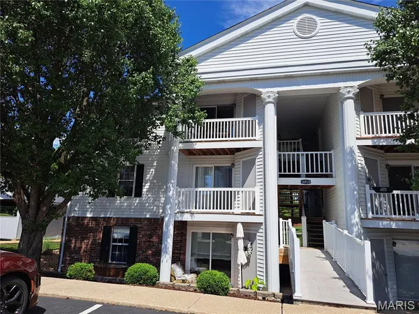 $160,000 | 16518 Victoria Crossing Drive, Unit J, Wildwood, MO 63040