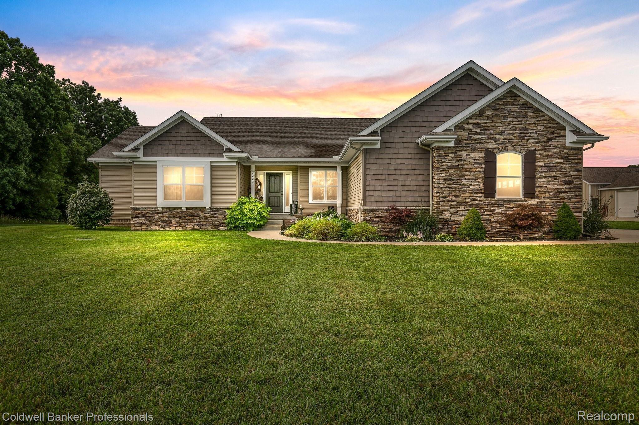 8665 Oakhill Road Clarkston, MI 48348 - Photo 48 of 49 Welcome Home! To 8665 Oak Hill