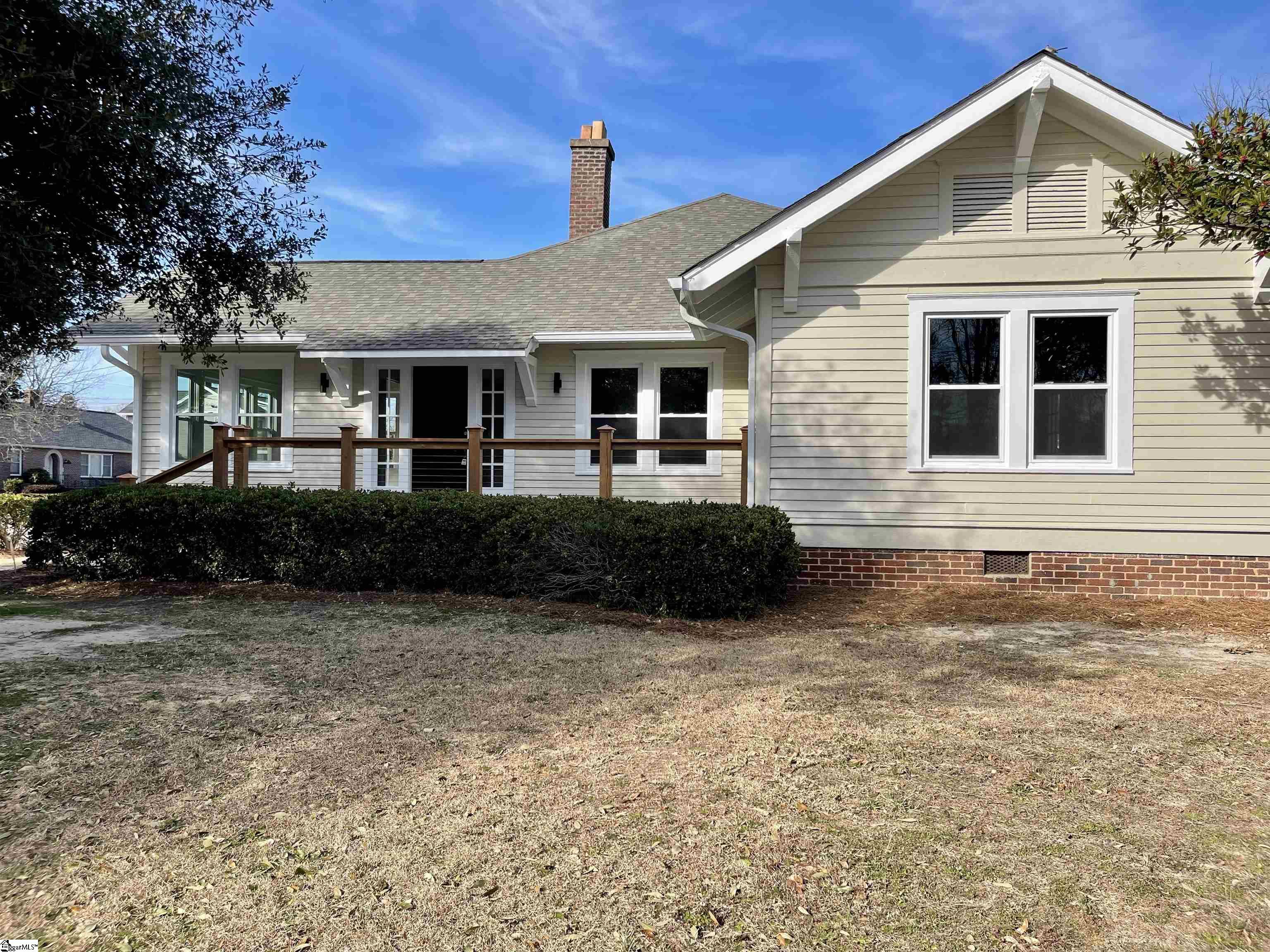 108 West Walnut Street Clinton, SC 29325 - Photo 1 of 36 Gallery Image 1