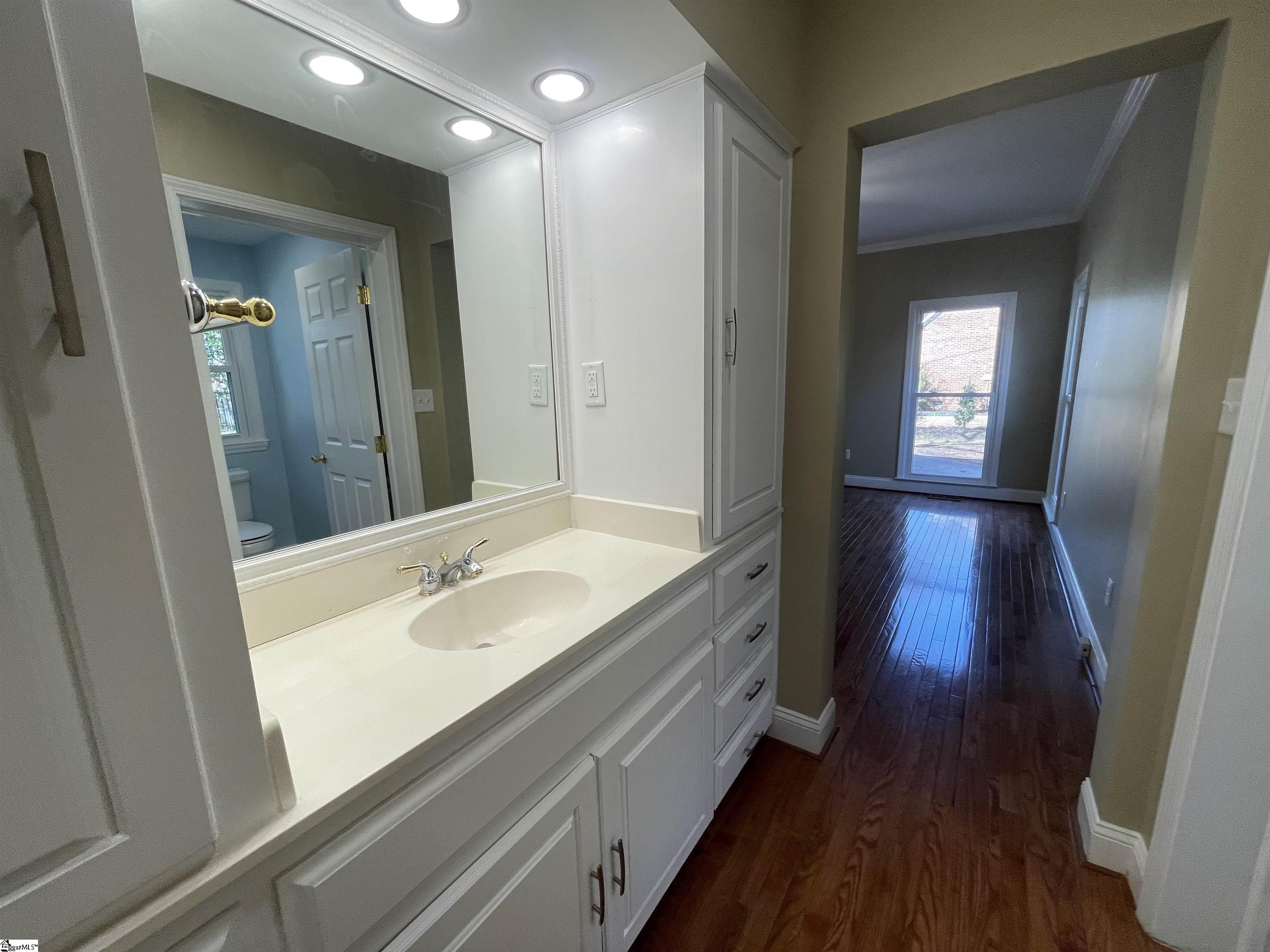108 West Walnut Street Clinton, SC 29325 - Photo 21 of 36 Gallery Image 21