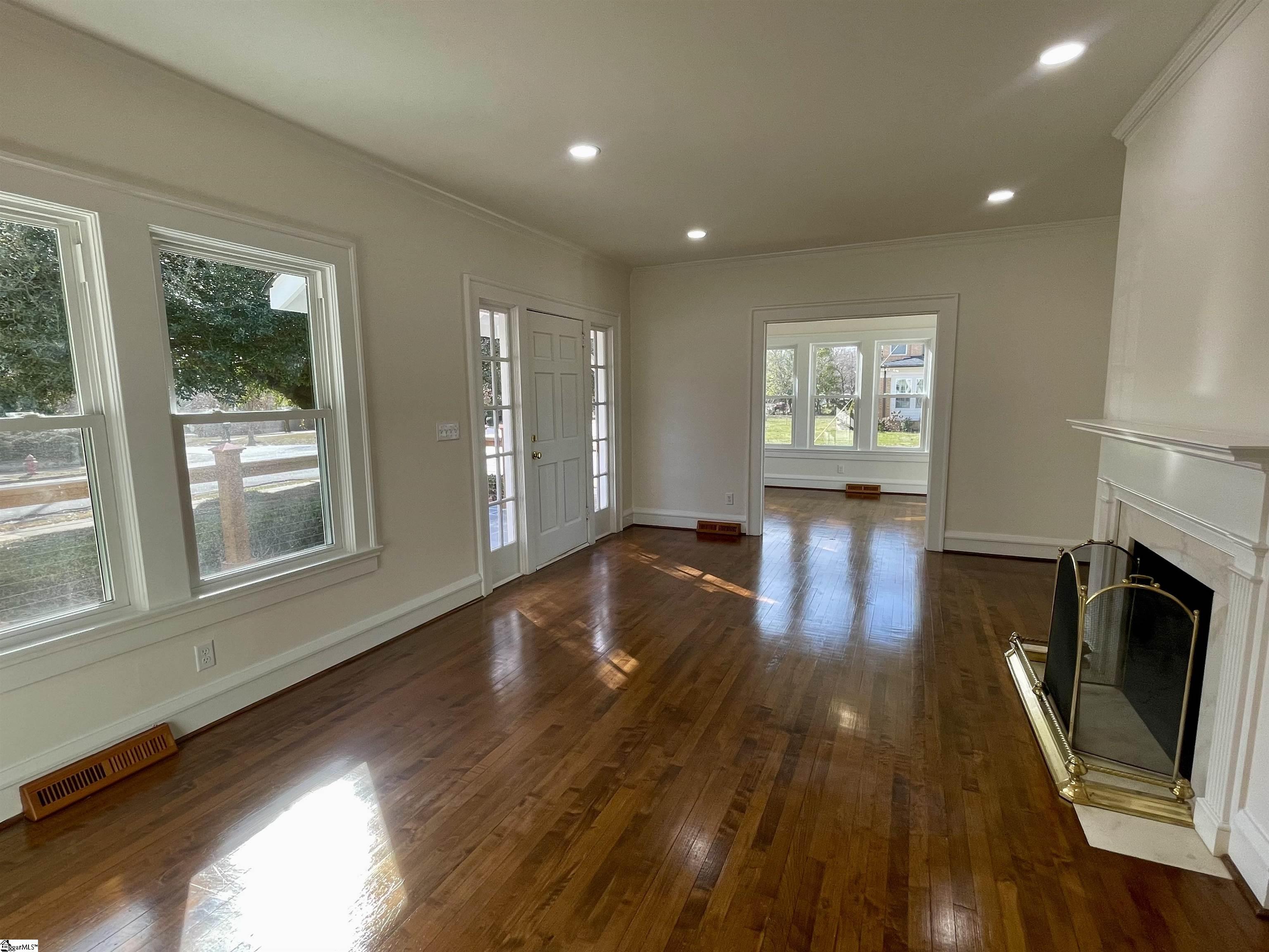 108 West Walnut Street Clinton, SC 29325 - Photo 4 of 36 Gallery Image 4