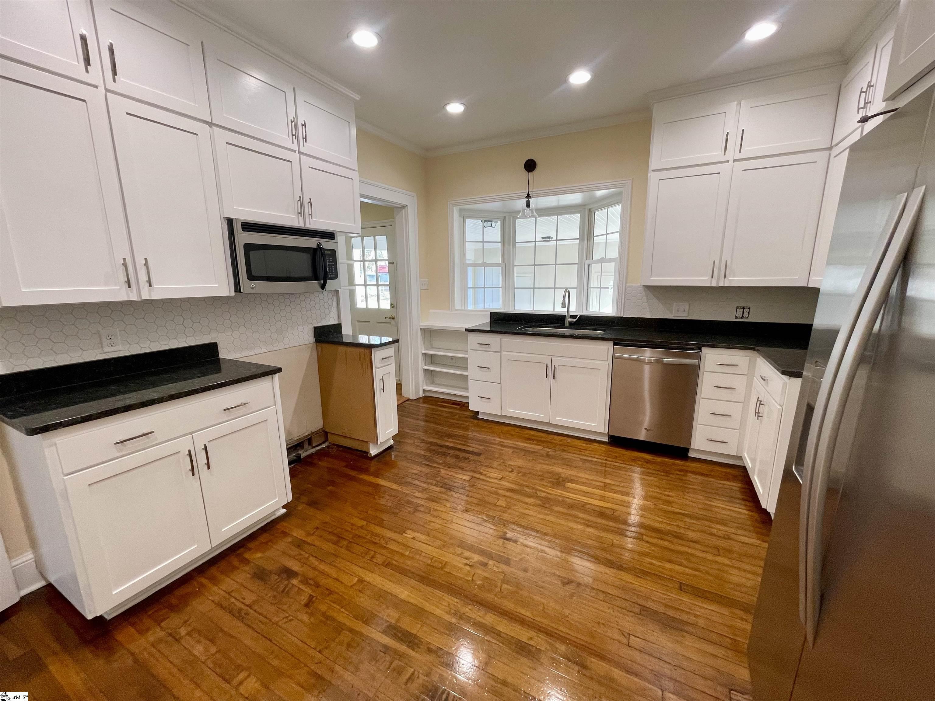 108 West Walnut Street Clinton, SC 29325 - Photo 9 of 36 Gallery Image 9