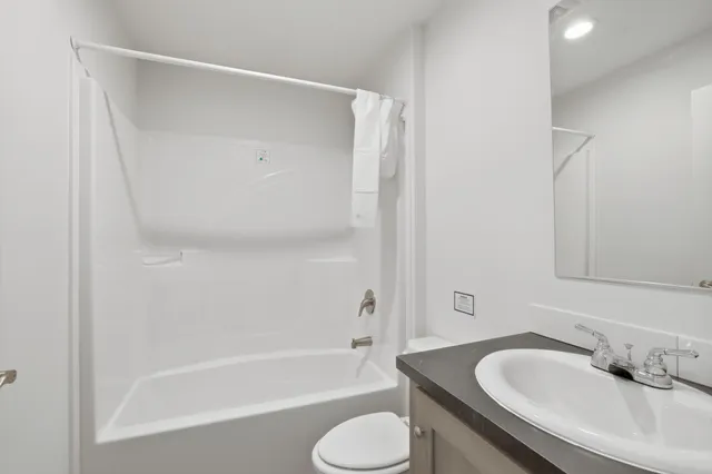 $99,900 | 378 Hillcrest Circle, Clarks Grove, MN 56016