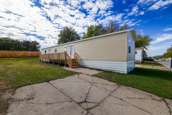 $99,900 | 378 Hillcrest Circle, Clarks Grove, MN 56016