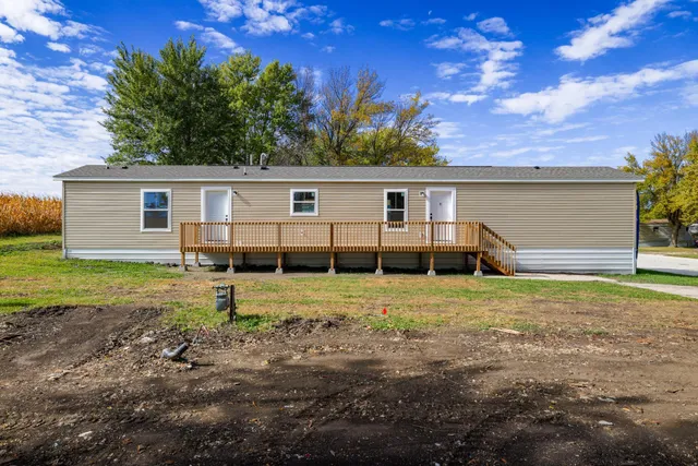 $99,900 | 378 Hillcrest Circle, Clarks Grove, MN 56016