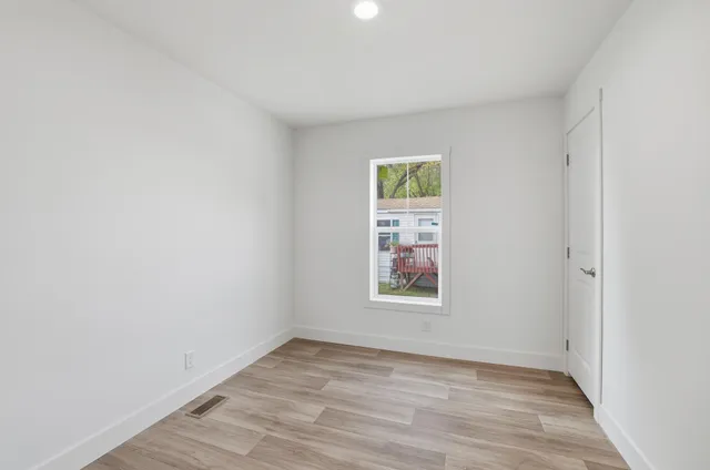 $99,900 | 378 Hillcrest Circle, Clarks Grove, MN 56016