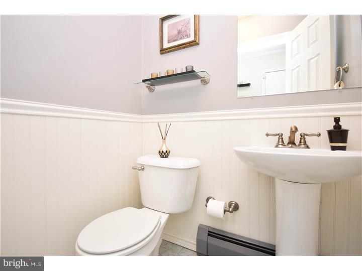 622 Crestview Road Philadelphia, PA 19128 - Photo 10 of 23