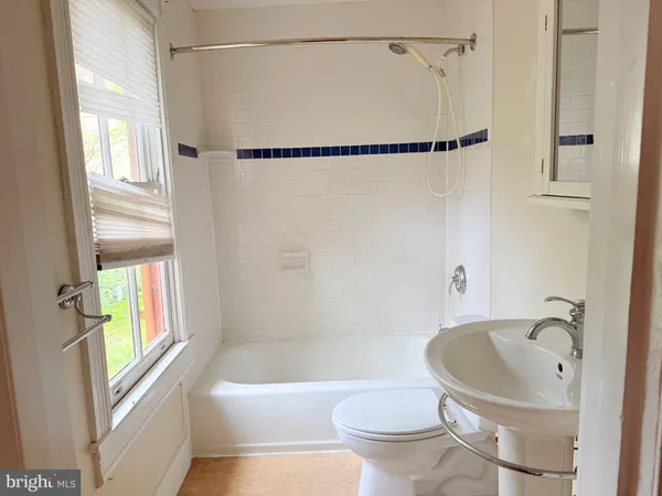 $1,000 | 128 North Queen Street, Unit 3, Chestertown, MD 21620