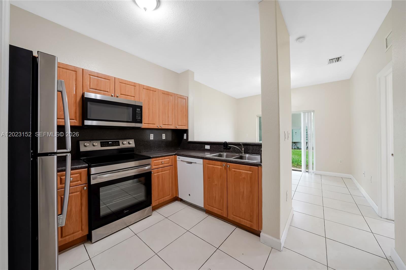 2524 Southeast 16th Road, Unit 100 Homestead, FL 33035 - Photo 9 of 31