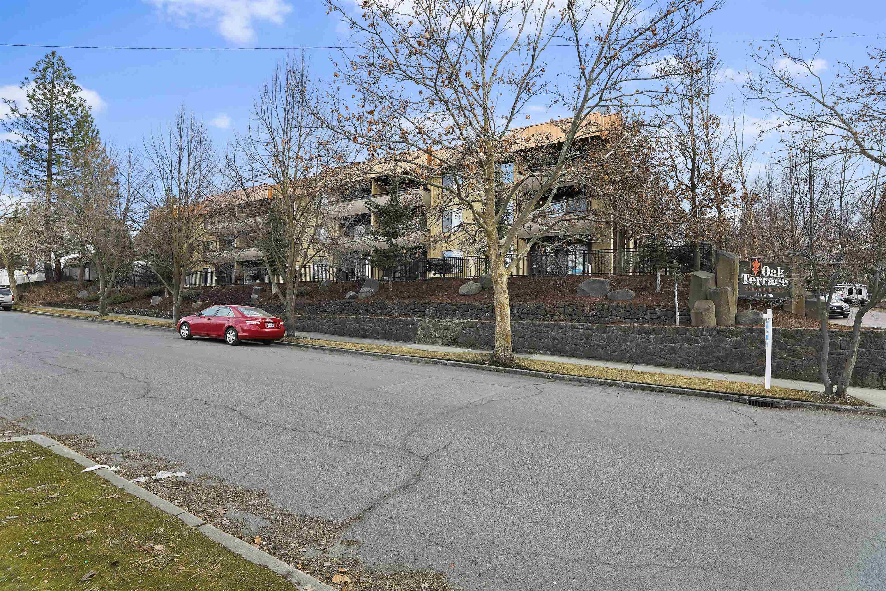 1711 West 7th Avenue, Unit 208 Spokane, WA 99204 - Photo 2 of 19