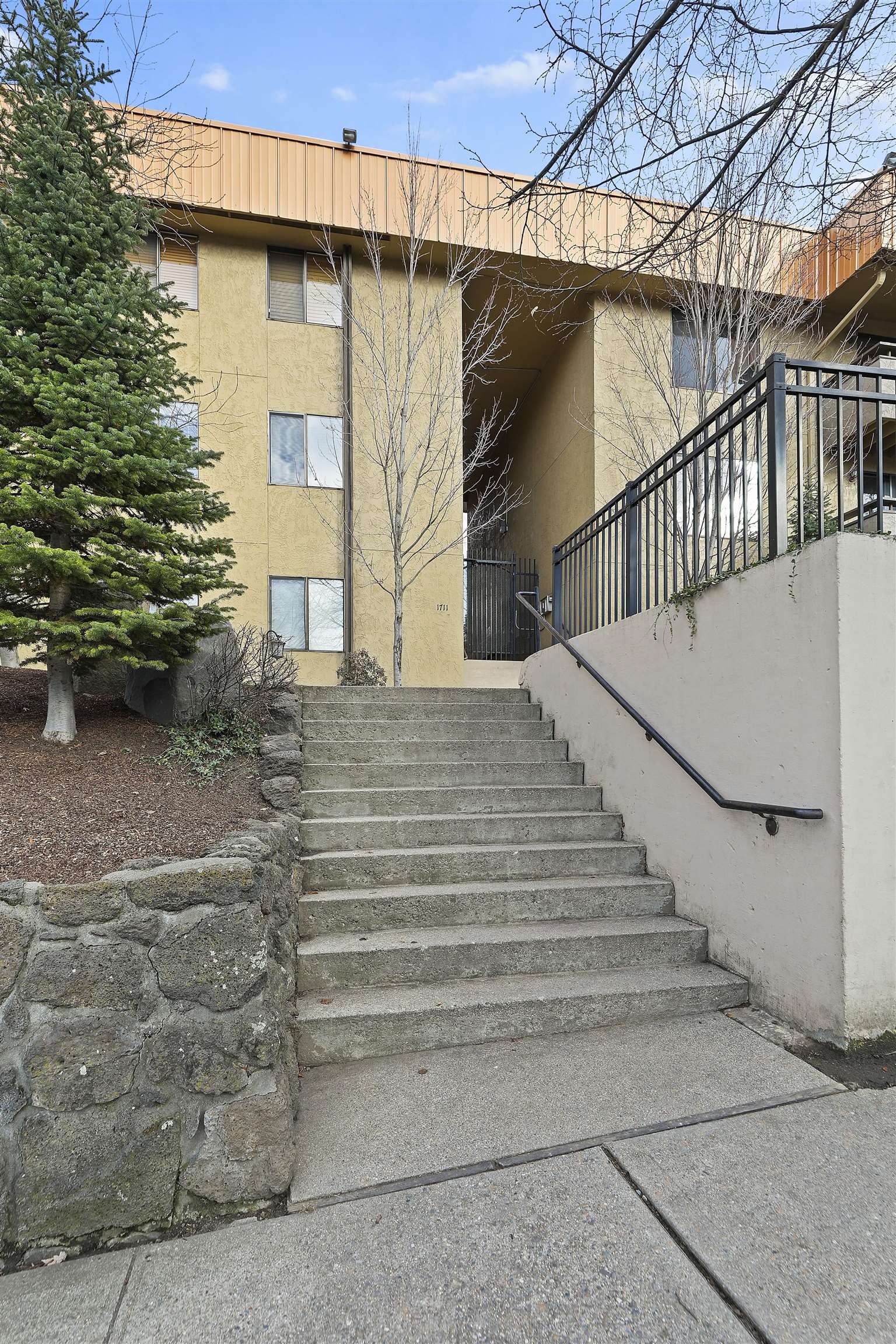 1711 West 7th Avenue, Unit 208 Spokane, WA 99204 - Photo 4 of 19