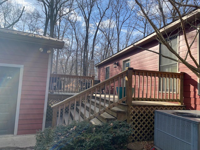796 Dripping Springs Road Winchester, TN 37398 - Photo 30 of 34 a view of entryway with wooden stairs