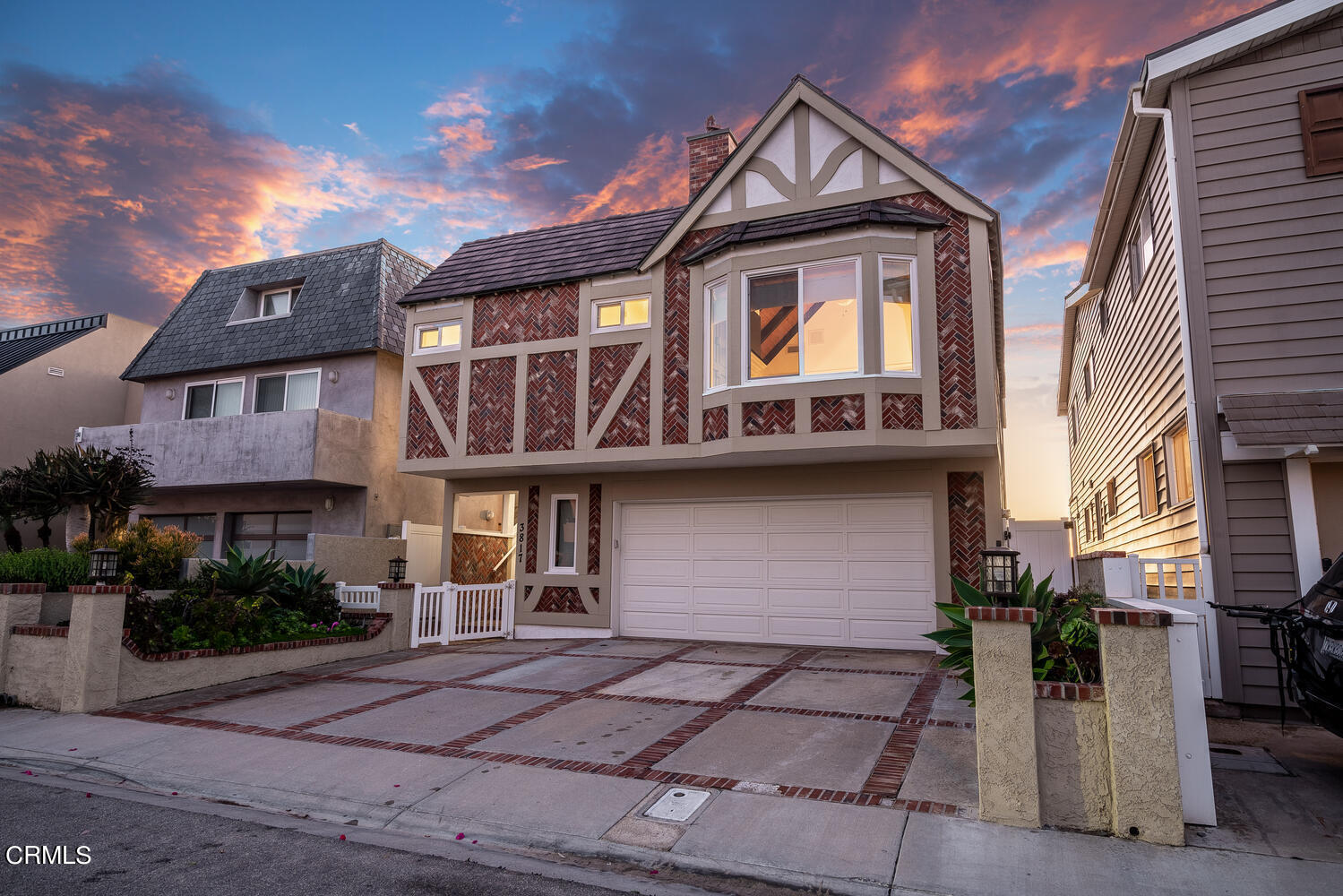 3817 Ocean Drive Oxnard, CA 93035 - Photo 4 of 51 a front view of a house with a porch