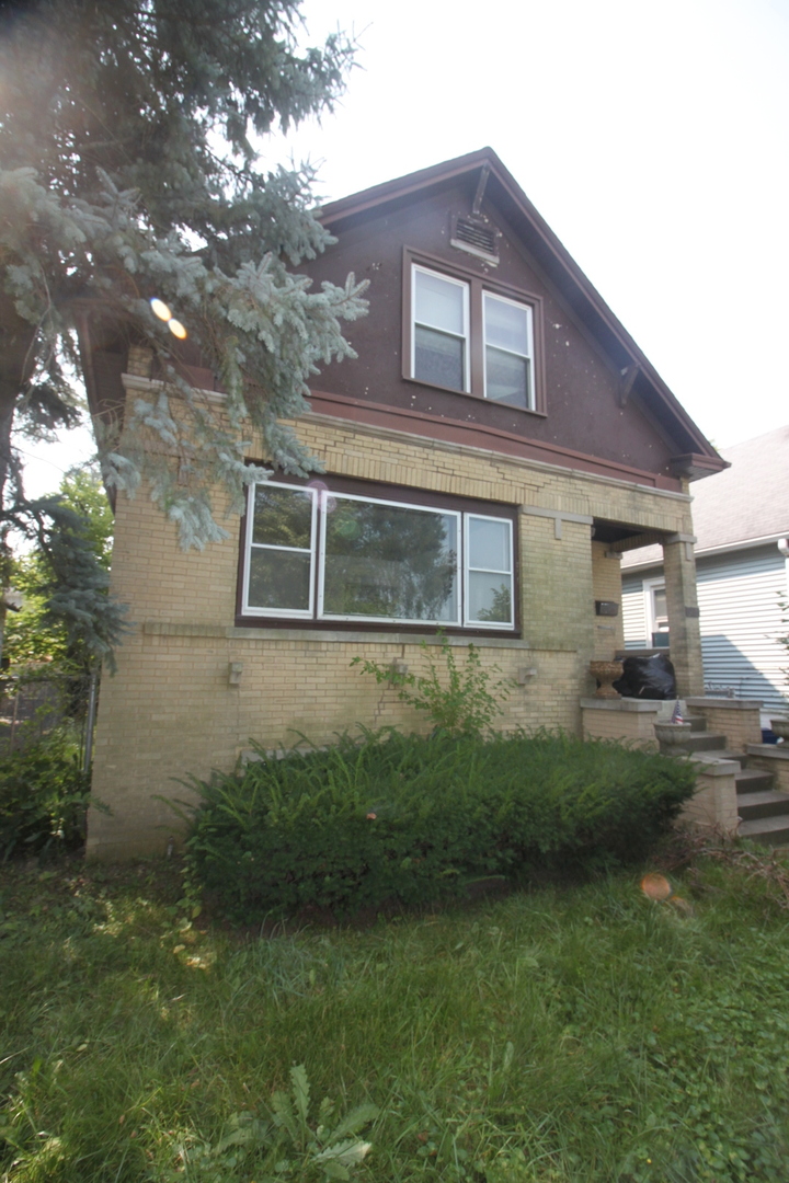 1824 Simpson Street Evanston, IL 60201 - Photo 1 of 13 Gallery Image 1