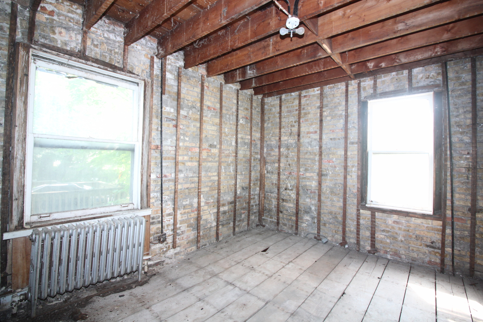 1824 Simpson Street Evanston, IL 60201 - Photo 5 of 13 Gallery Image 5