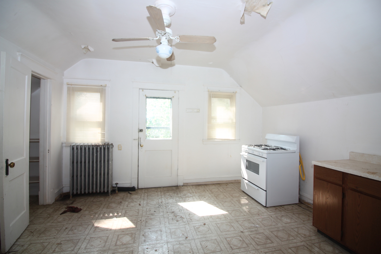 1824 Simpson Street Evanston, IL 60201 - Photo 8 of 13 Gallery Image 8