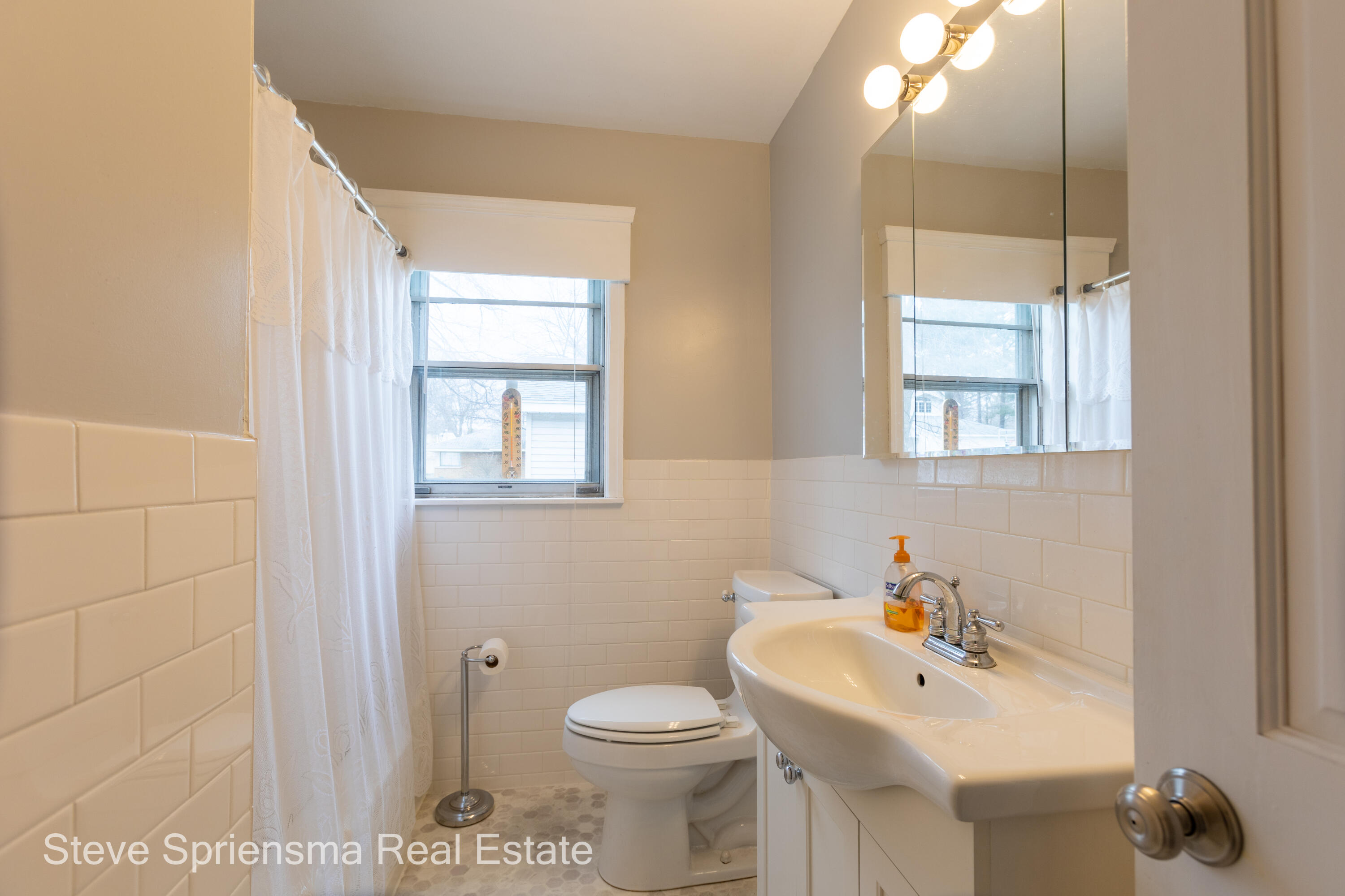 326 Ruddiman Drive Muskegon, MI 49445 - Photo 14 of 21 326 Ruddiman-23