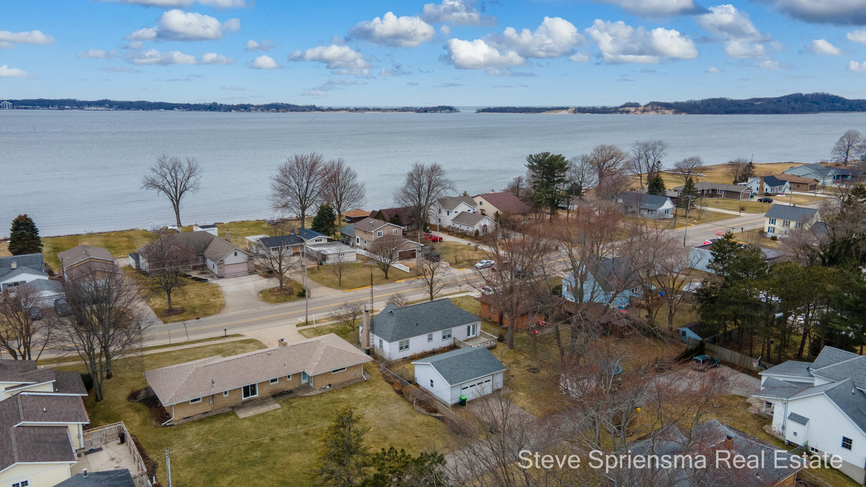 326 Ruddiman Drive Muskegon, MI 49445 - Photo 2 of 21 326 Ruddiman-3