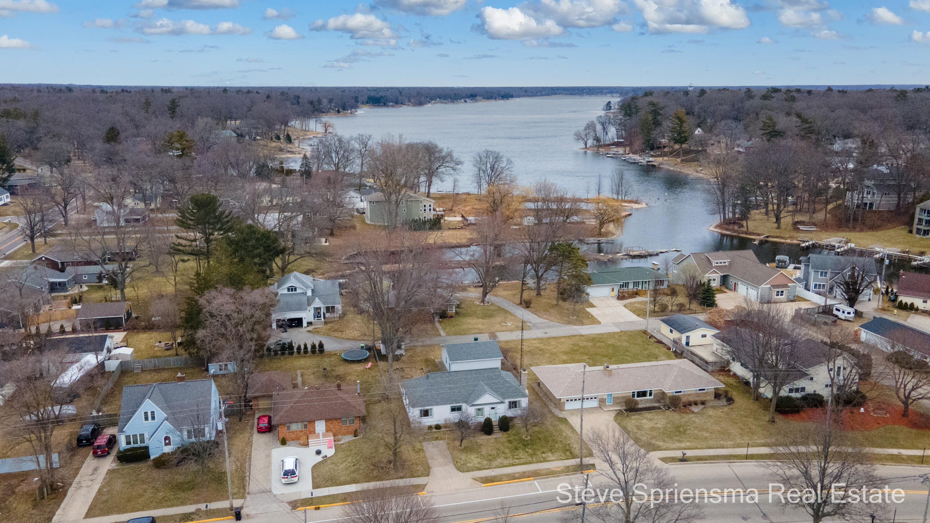 326 Ruddiman Drive Muskegon, MI 49445 - Photo 3 of 21 326 Ruddiman-2
