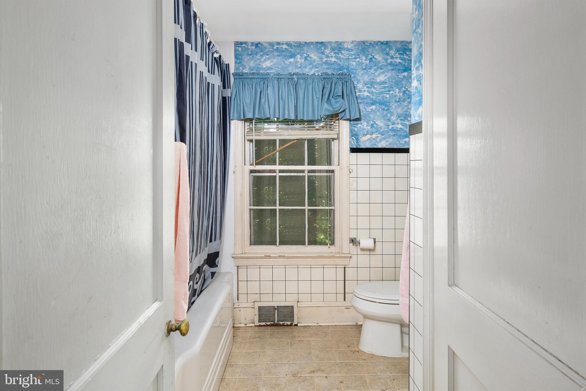 27320 Morgnec Road Chestertown, MD 21620 - Photo 13 of 24 Bath in main house