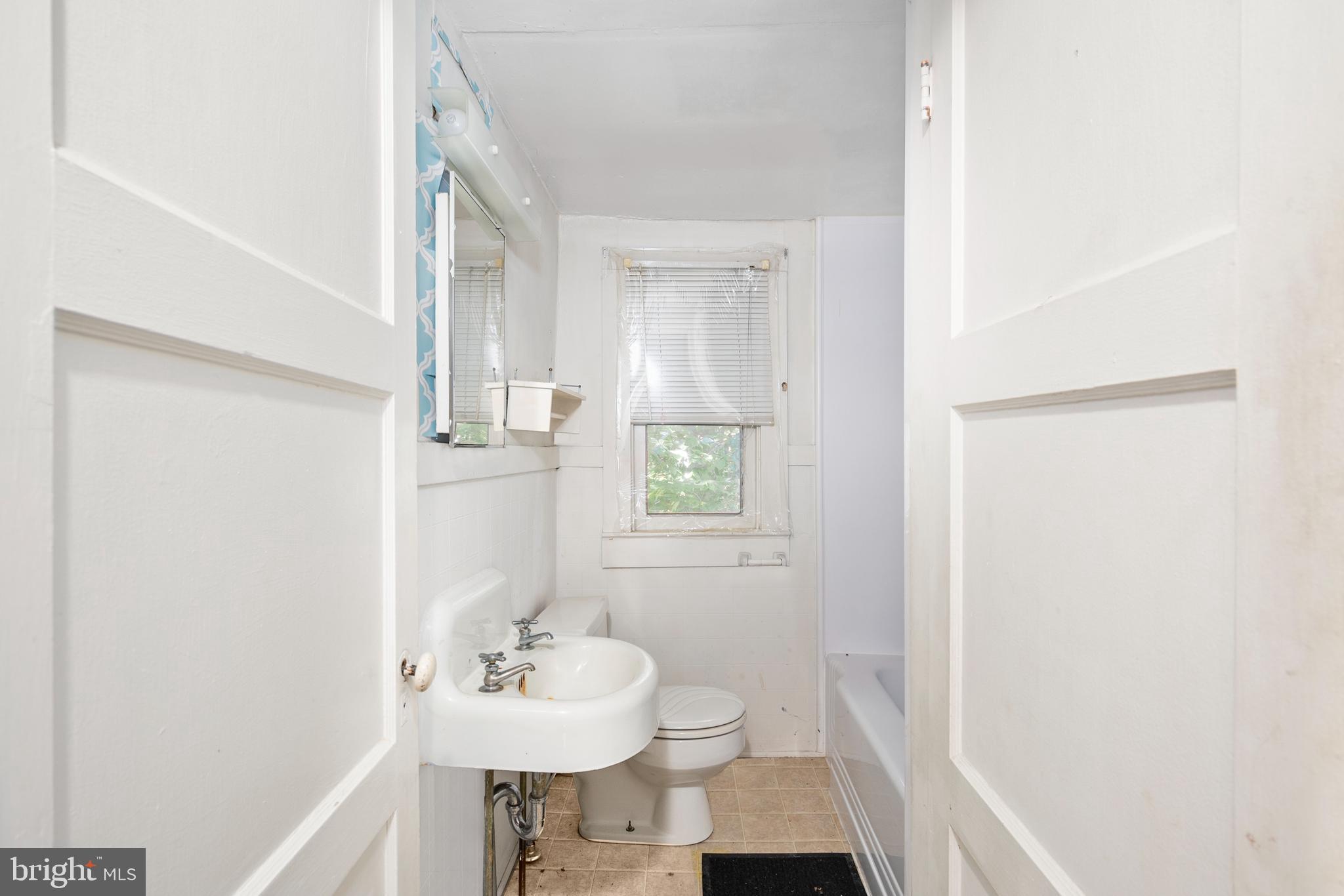 27320 Morgnec Road Chestertown, MD 21620 - Photo 21 of 24 Second house bath in one unit