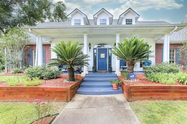 $460,000 | 2595 Bayou Circle, Sulphur, LA 70665