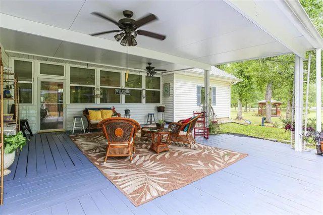 $460,000 | 2595 Bayou Circle, Sulphur, LA 70665