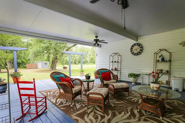 $460,000 | 2595 Bayou Circle, Sulphur, LA 70665