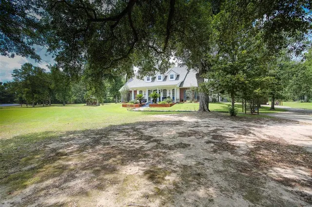 $460,000 | 2595 Bayou Circle, Sulphur, LA 70665
