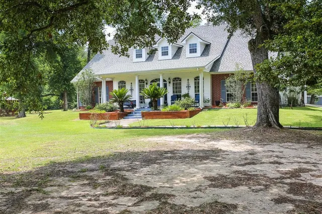 $460,000 | 2595 Bayou Circle, Sulphur, LA 70665