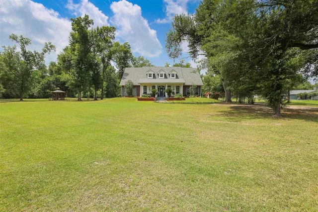 $460,000 | 2595 Bayou Circle, Sulphur, LA 70665