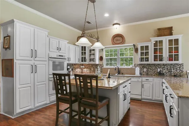 $460,000 | 2595 Bayou Circle, Sulphur, LA 70665