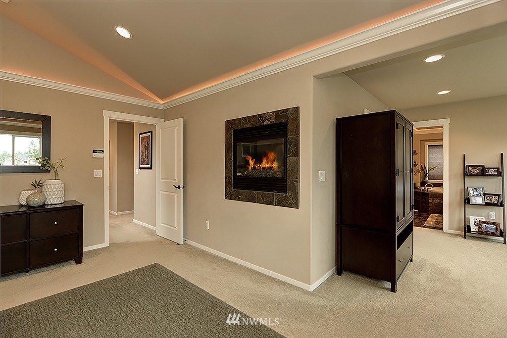 1819 Redmond Place Northeast Renton, WA 98056 - Photo 17 of 25 Gallery Image 17