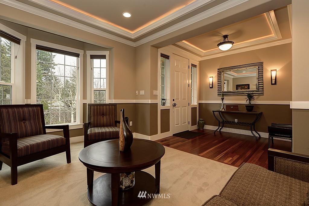 1819 Redmond Place Northeast Renton, WA 98056 - Photo 4 of 25 Gallery Image 4